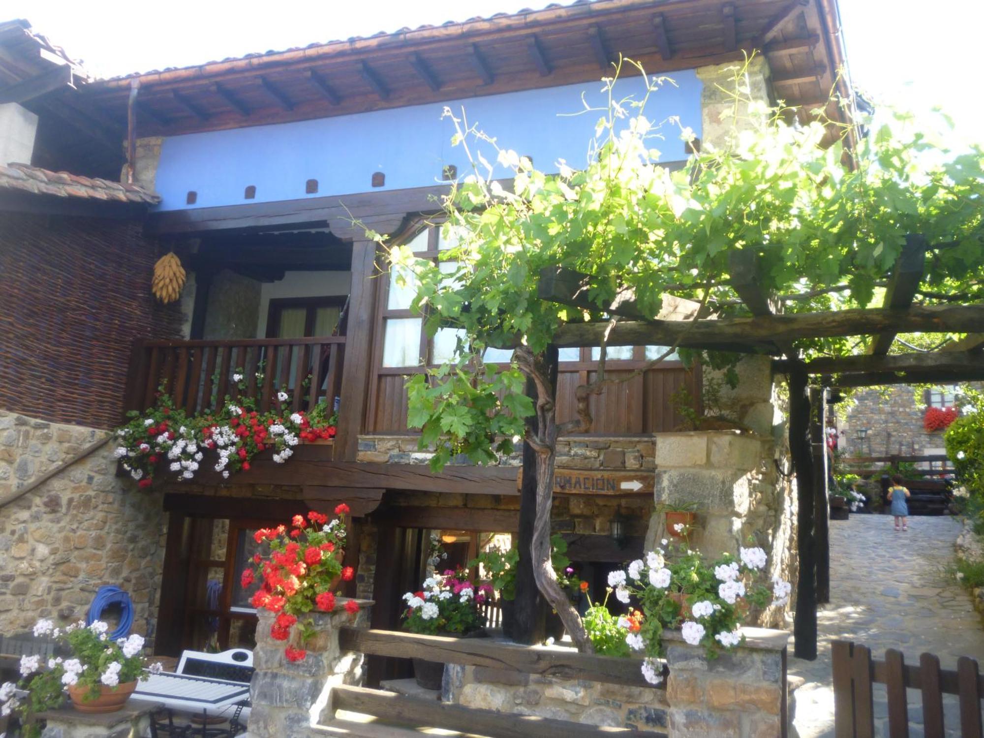 Apartamentos Samelar Camaleño Esterno foto